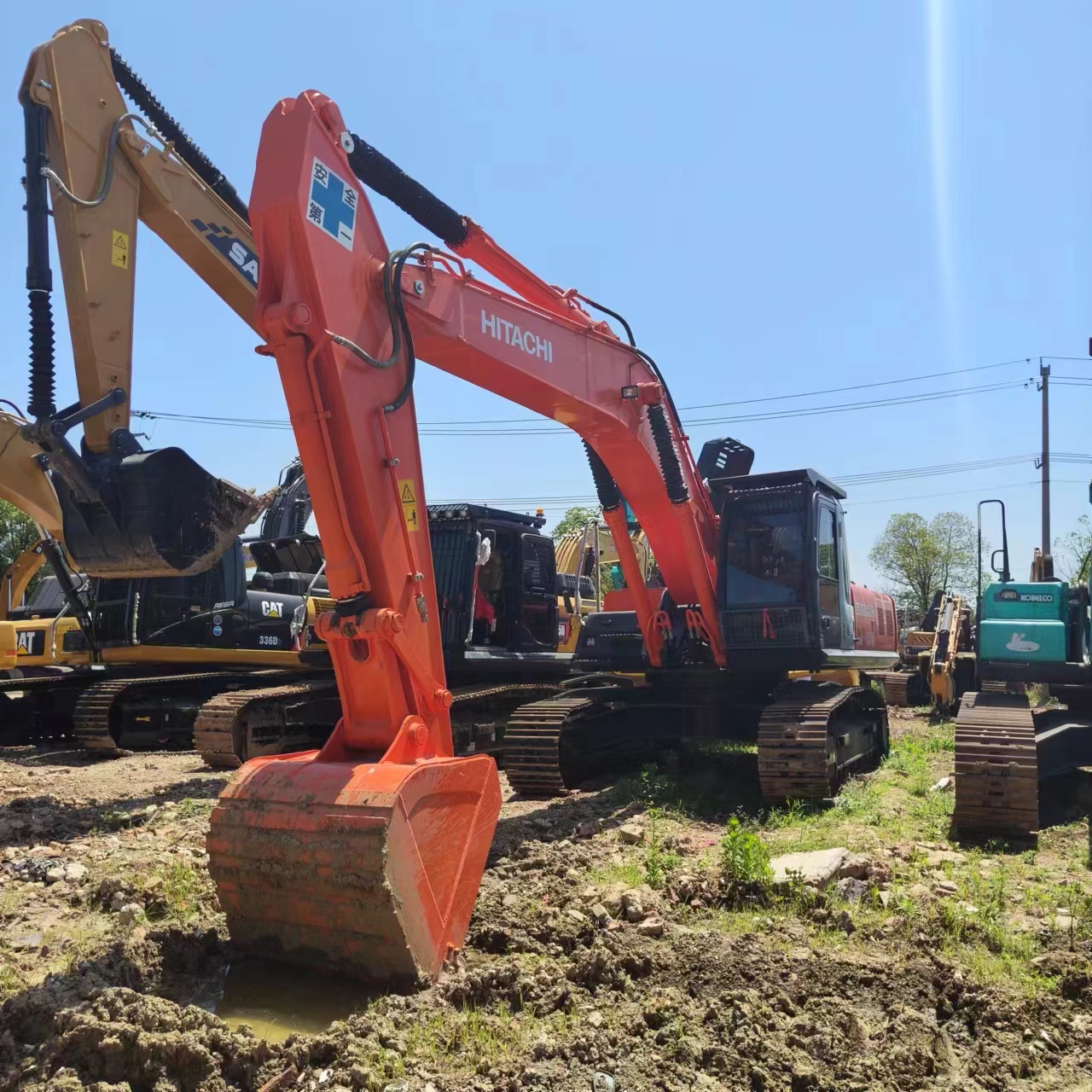 HITACHI ZX350 - حفارات زحافة: صور 3 HITACHI ZX350 - حفارات زحافة: صور 3