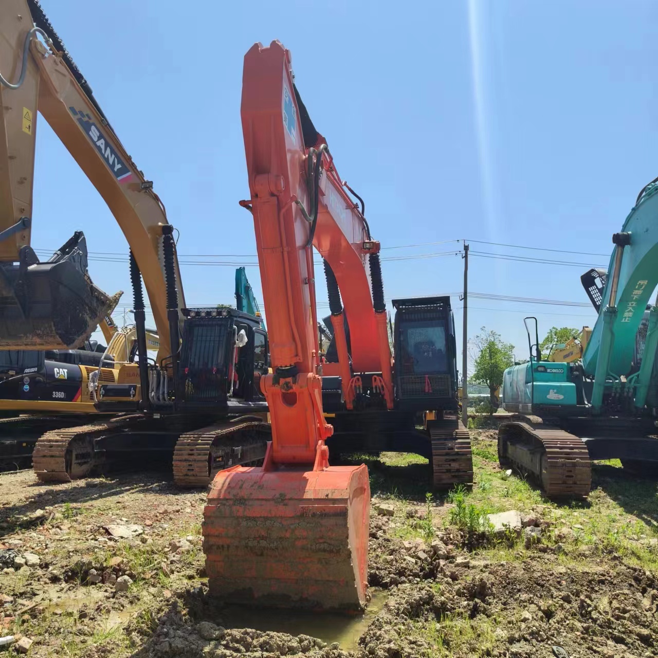 HITACHI ZX350 - حفارات زحافة: صور 2 HITACHI ZX350 - حفارات زحافة: صور 2