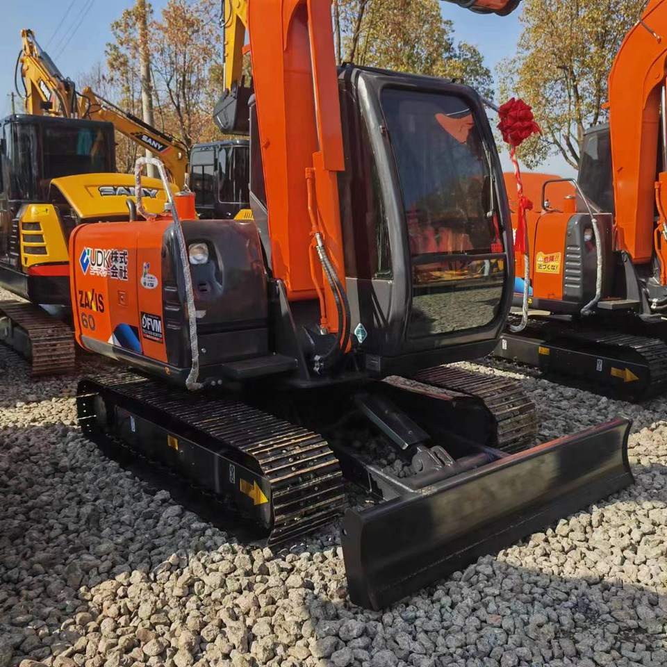 HITACHI ZX60 - حفارة مصغرة: صور 3 HITACHI ZX60 - حفارة مصغرة: صور 3