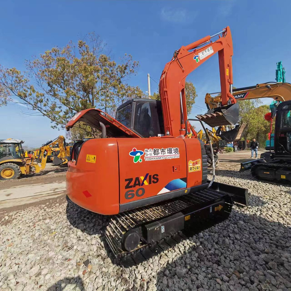 HITACHI ZX60 - حفارة مصغرة: صور 1 HITACHI ZX60 - حفارة مصغرة: صور 1