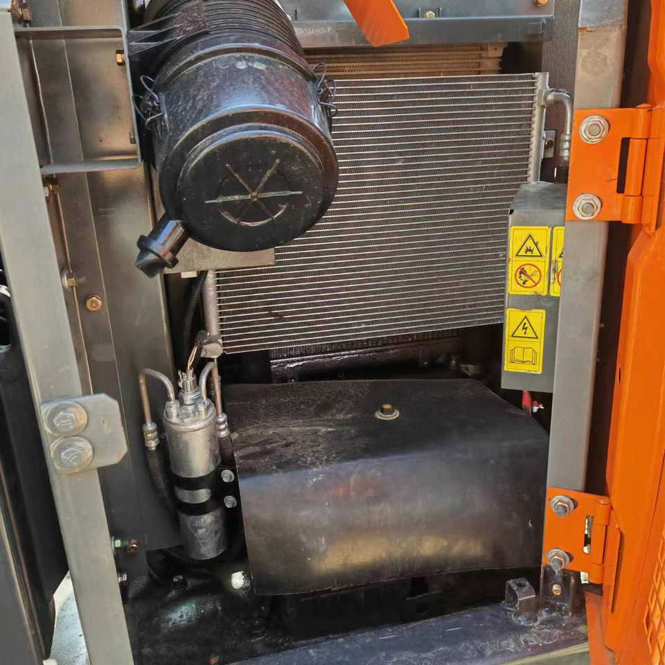 HITACHI ZX60 - حفارة مصغرة: صور 5 HITACHI ZX60 - حفارة مصغرة: صور 5