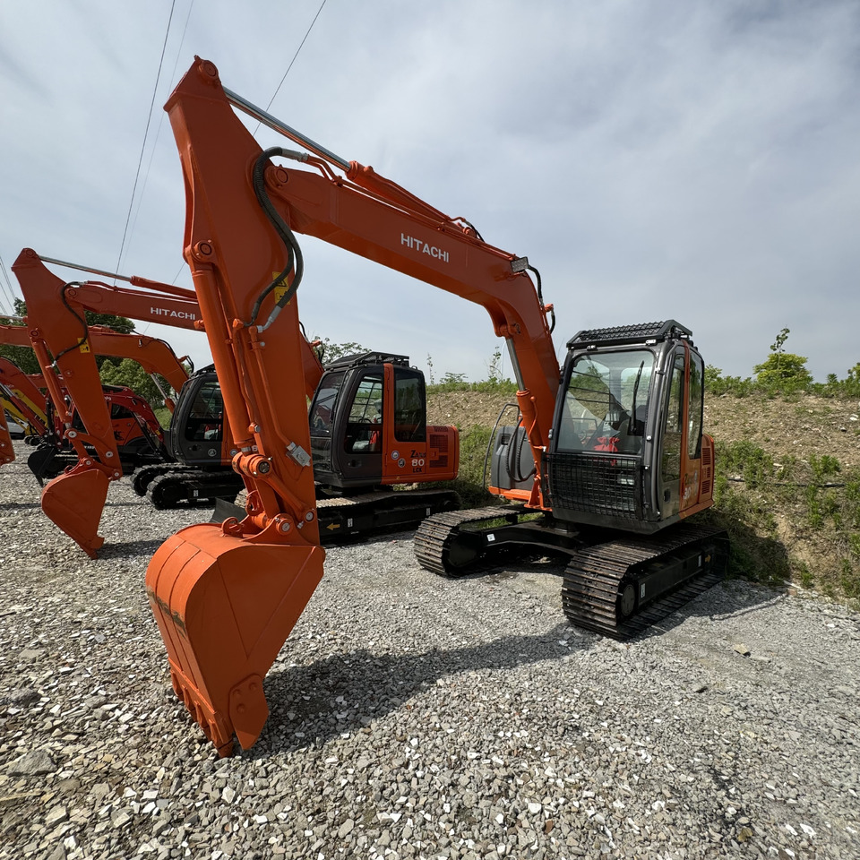 HITACHI ZX80 - حفارة مصغرة: صور 1 HITACHI ZX80 - حفارة مصغرة: صور 1