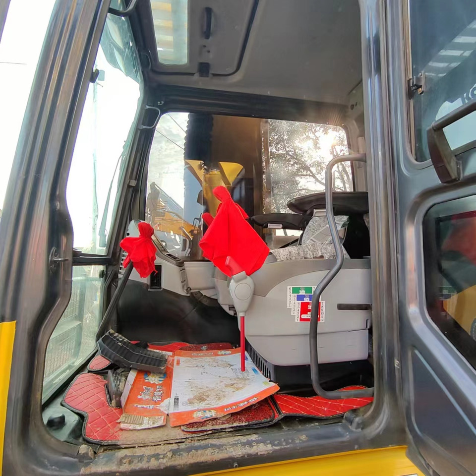 KOMATSU PC130 - حفارات زحافة: صور 5 KOMATSU PC130 - حفارات زحافة: صور 5