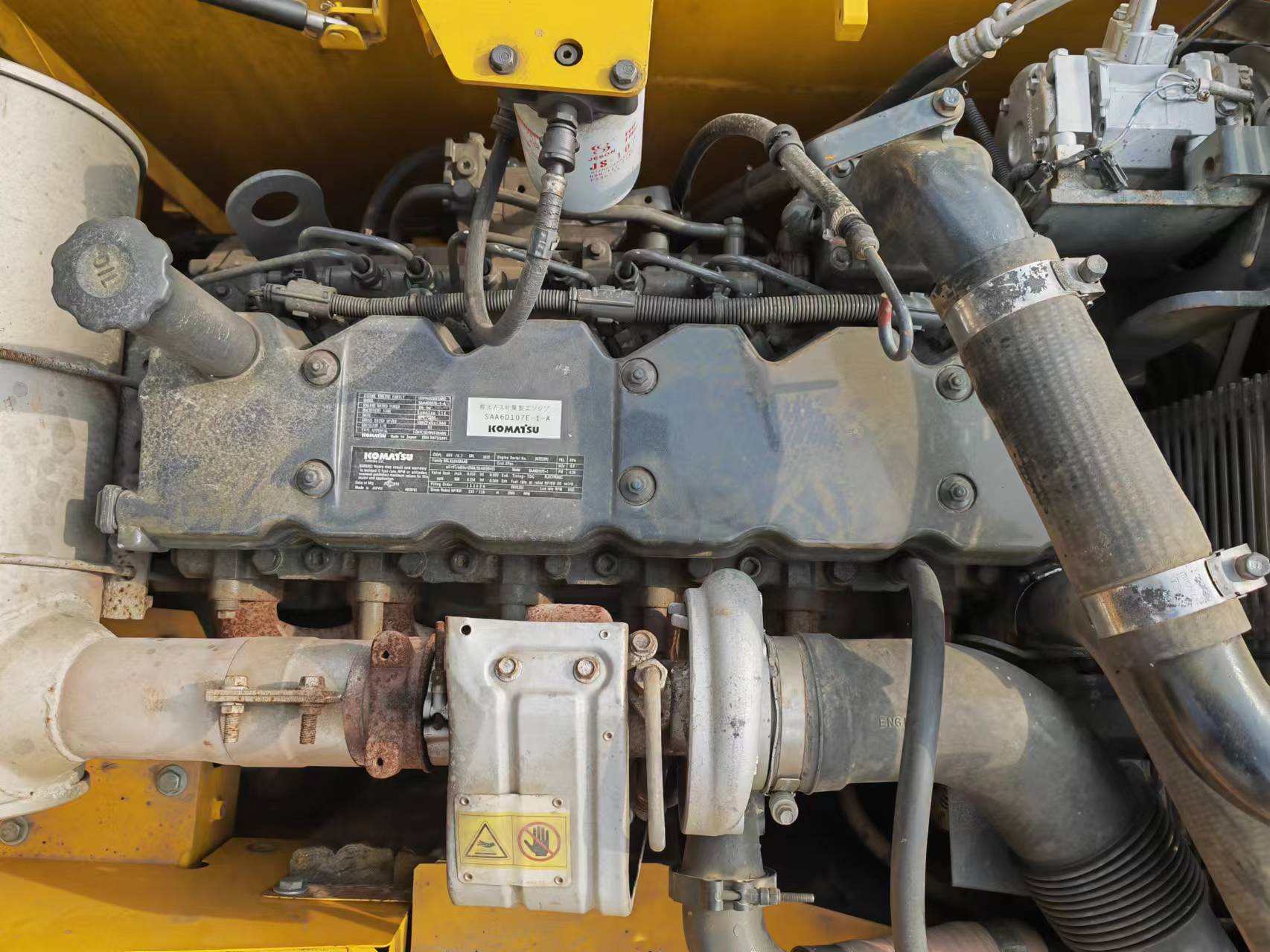 حفارات زحافة KOMATSU PC200: صور 9