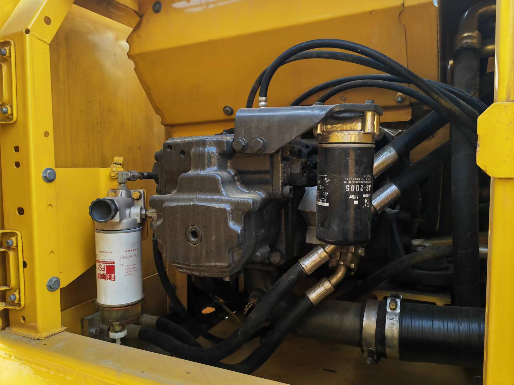 حفارات زحافة KOMATSU PC200: صور 17