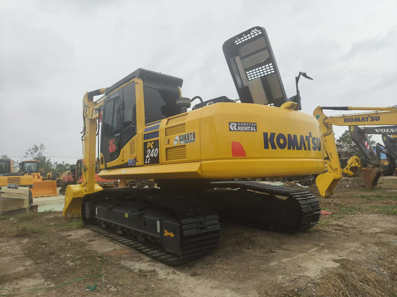 KOMATSU PC240LC-8 - حفارات زحافة: صور 4 KOMATSU PC240LC-8 - حفارات زحافة: صور 4