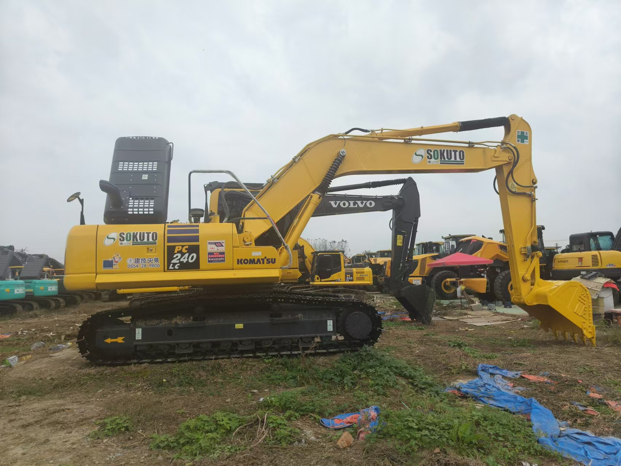 KOMATSU PC240LC-8 - حفارات زحافة: صور 3 KOMATSU PC240LC-8 - حفارات زحافة: صور 3