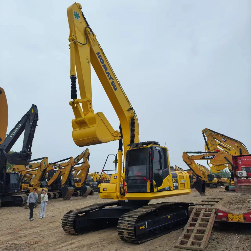 KOMATSU PC240LC-8 - حفارات زحافة: صور 2 KOMATSU PC240LC-8 - حفارات زحافة: صور 2