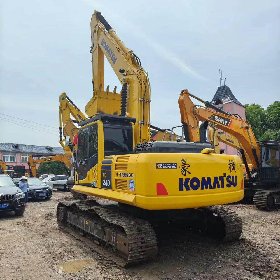 KOMATSU PC240LC-8 - حفارات زحافة: صور 5 KOMATSU PC240LC-8 - حفارات زحافة: صور 5