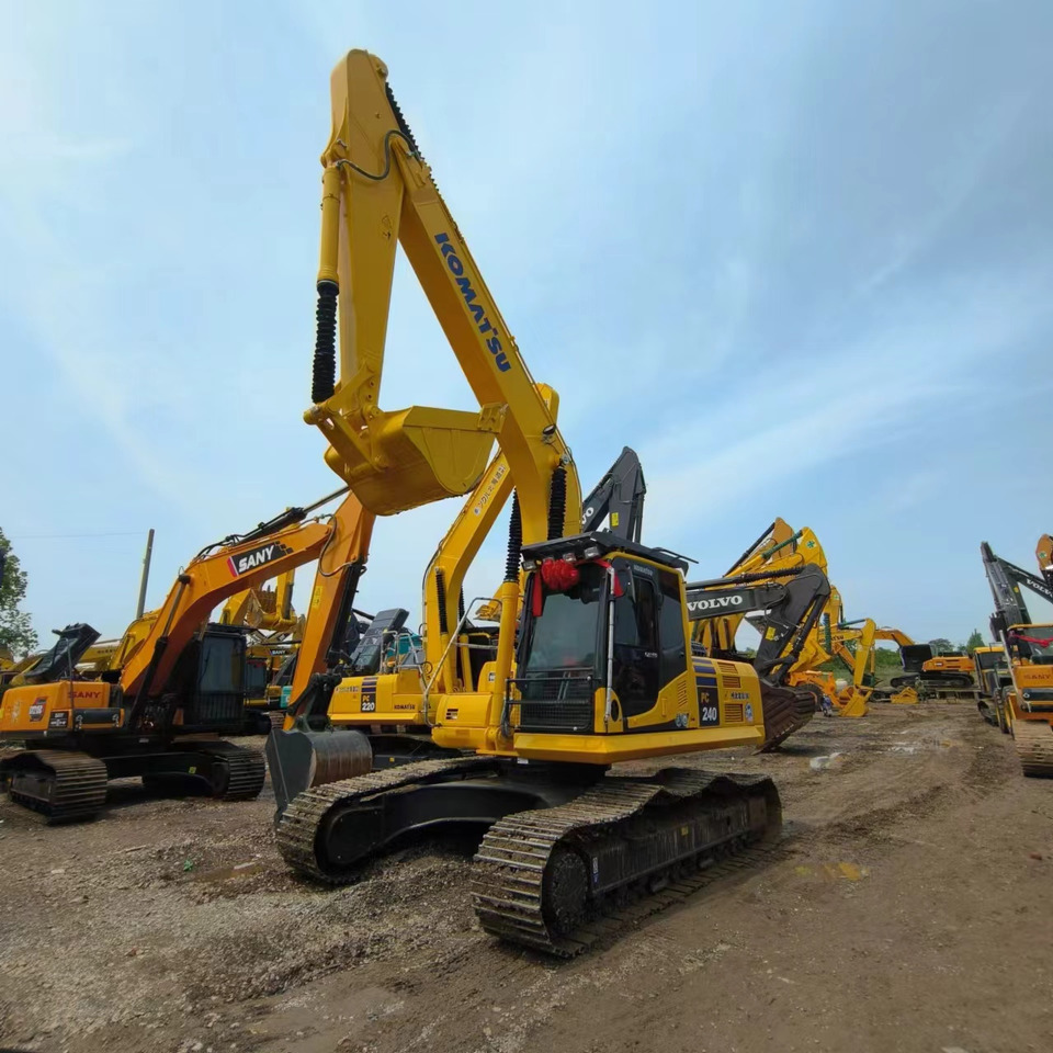 KOMATSU PC240LC-8 - حفارات زحافة: صور 4 KOMATSU PC240LC-8 - حفارات زحافة: صور 4