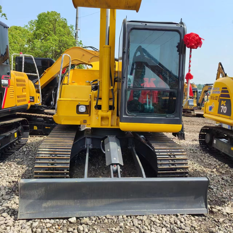 KOMATSU PC70-8 - حفارات زحافة: صور 4 KOMATSU PC70-8 - حفارات زحافة: صور 4