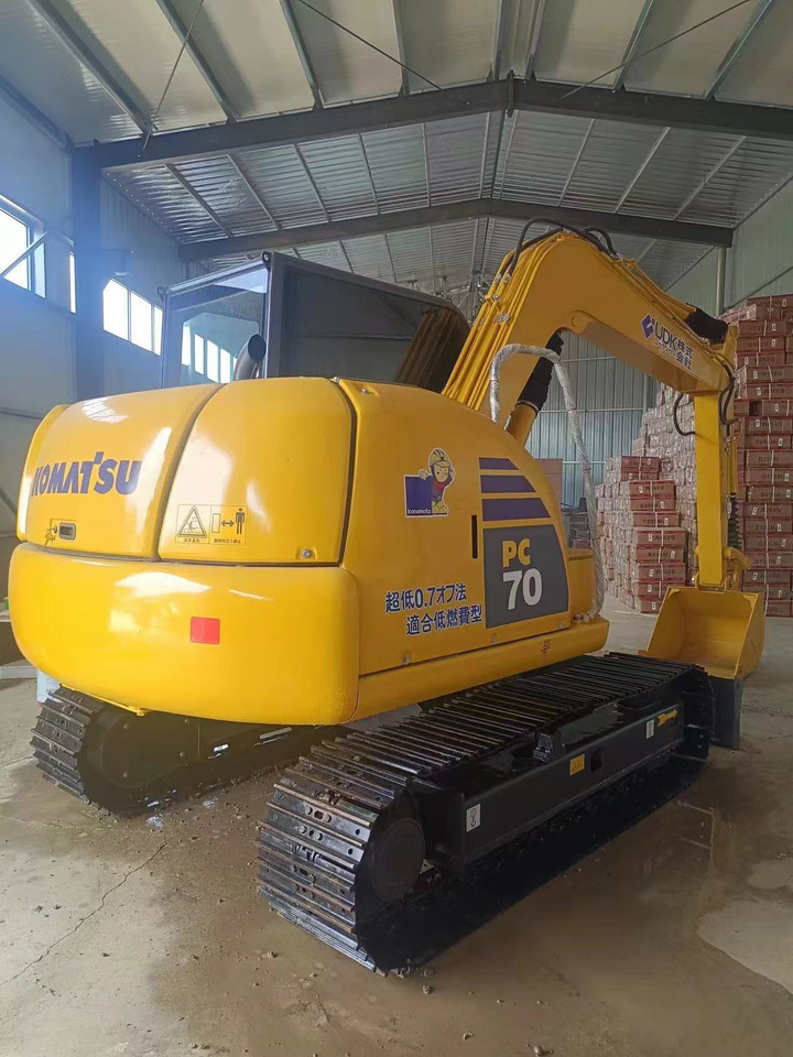 KOMATSU PC70 - حفارات زحافة: صور 1 KOMATSU PC70 - حفارات زحافة: صور 1