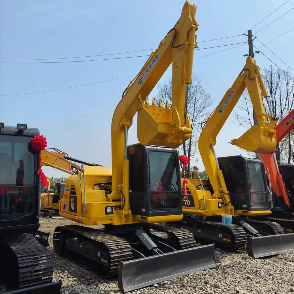 KOMATSU PC70 - حفارات زحافة: صور 1 KOMATSU PC70 - حفارات زحافة: صور 1