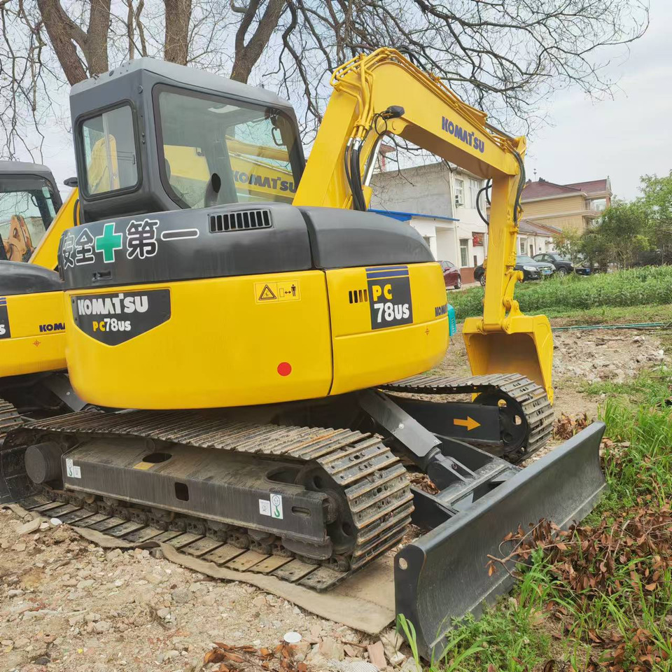 KOMATSU PC78US - حفارات زحافة: صور 2 KOMATSU PC78US - حفارات زحافة: صور 2