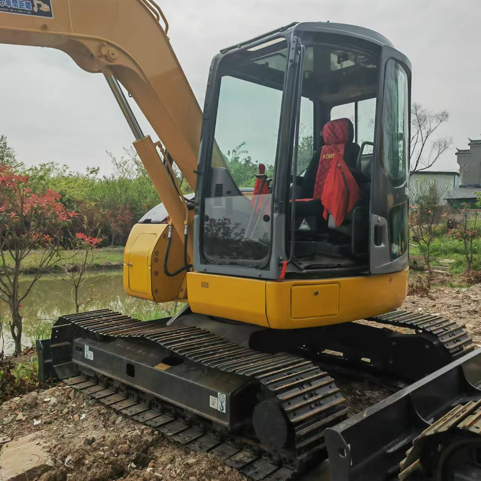 KOMATSU PC78US - حفارات زحافة: صور 2 KOMATSU PC78US - حفارات زحافة: صور 2