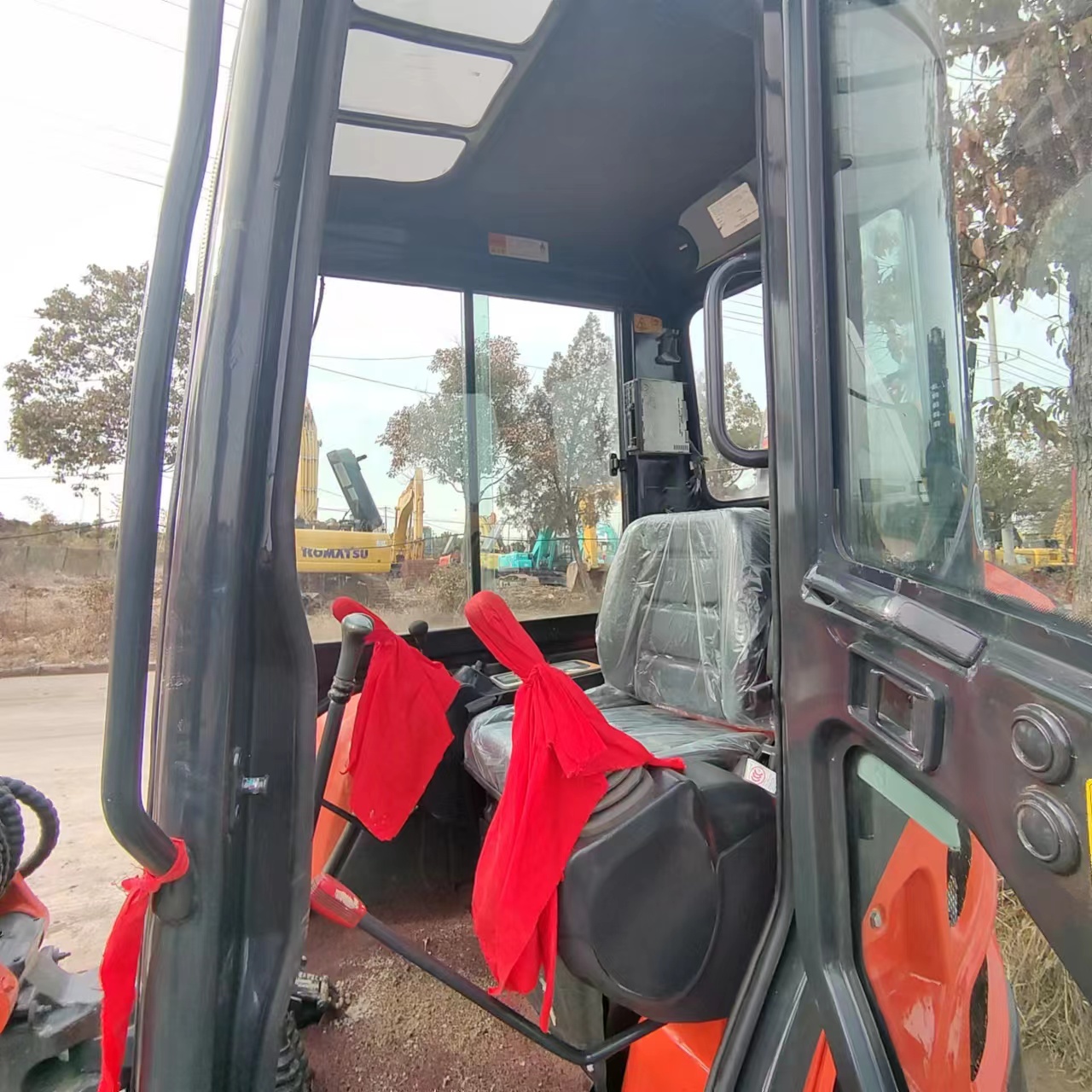 KUBOTA 30 - حفارة مصغرة: صور 5 KUBOTA 30 - حفارة مصغرة: صور 5