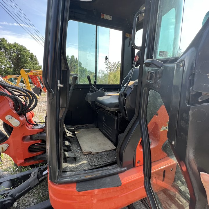 KUBOTA KX155 - حفارة مصغرة: صور 5 KUBOTA KX155 - حفارة مصغرة: صور 5