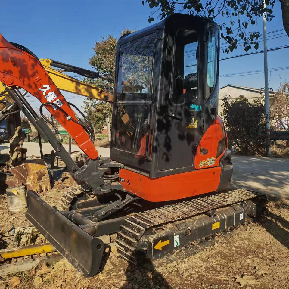 KUBOTA U35 - حفارة مصغرة: صور 2 KUBOTA U35 - حفارة مصغرة: صور 2