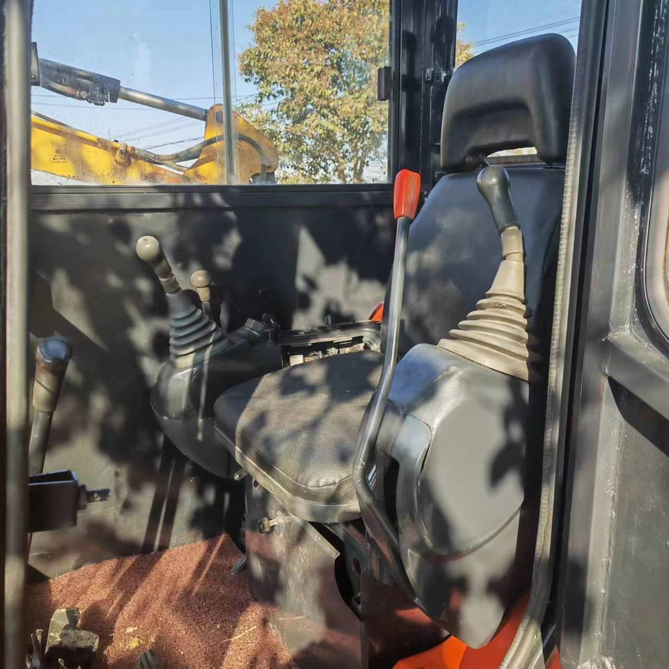 KUBOTA U35 - حفارة مصغرة: صور 4 KUBOTA U35 - حفارة مصغرة: صور 4