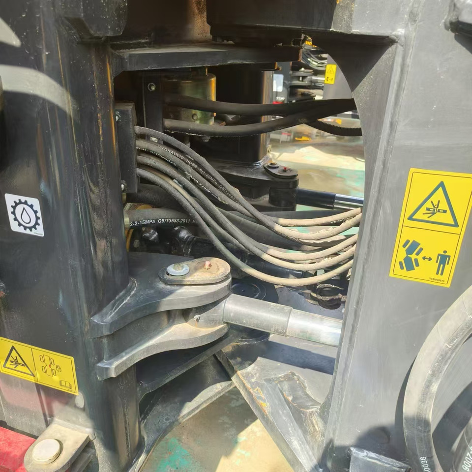 اللودر بعجل SDLG L956F: صور 16