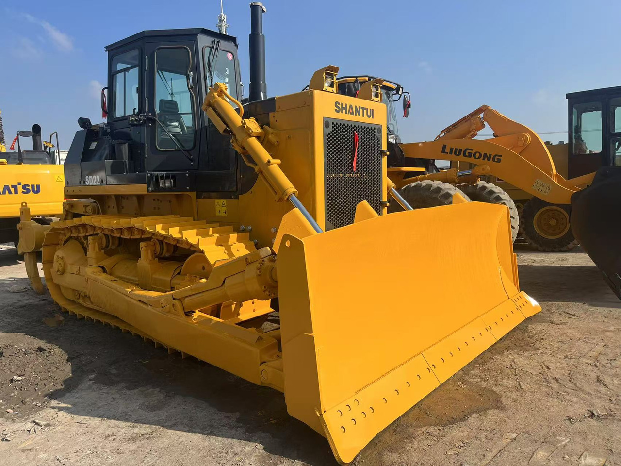 SHANTUI SD22 - بلدوزر: صور 1 SHANTUI SD22 - بلدوزر: صور 1