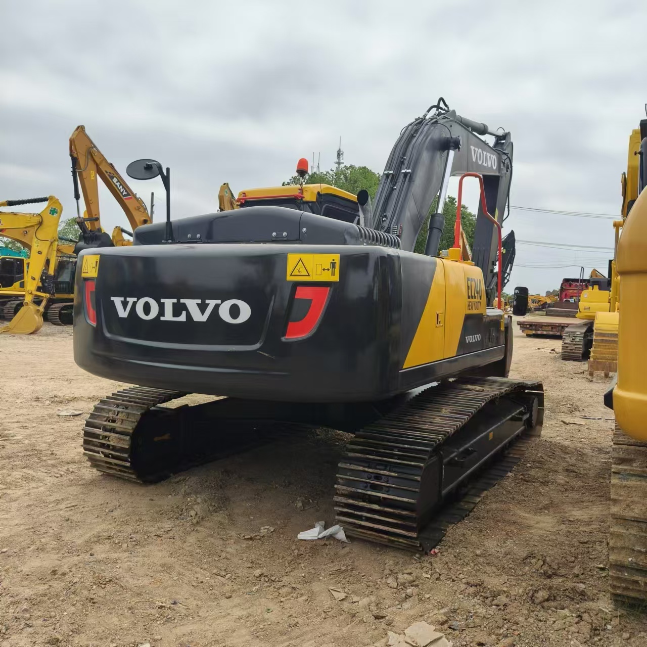 VOLVO EC240 - حفارات زحافة: صور 3 VOLVO EC240 - حفارات زحافة: صور 3