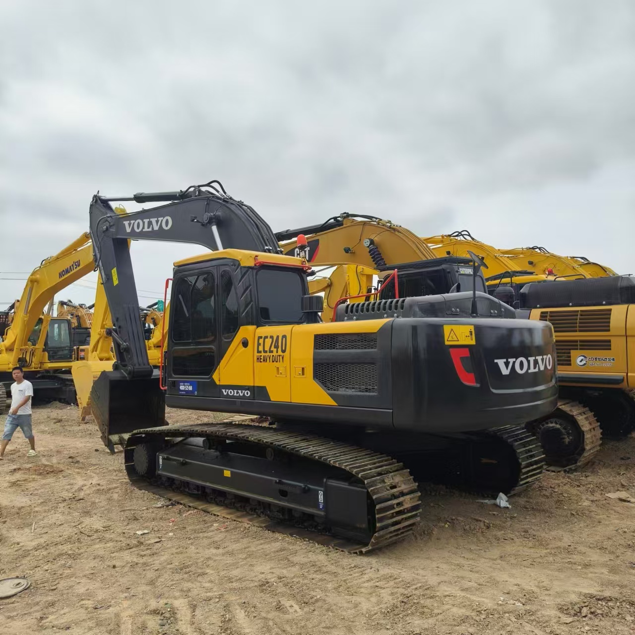 VOLVO EC240 - حفارات زحافة: صور 2 VOLVO EC240 - حفارات زحافة: صور 2