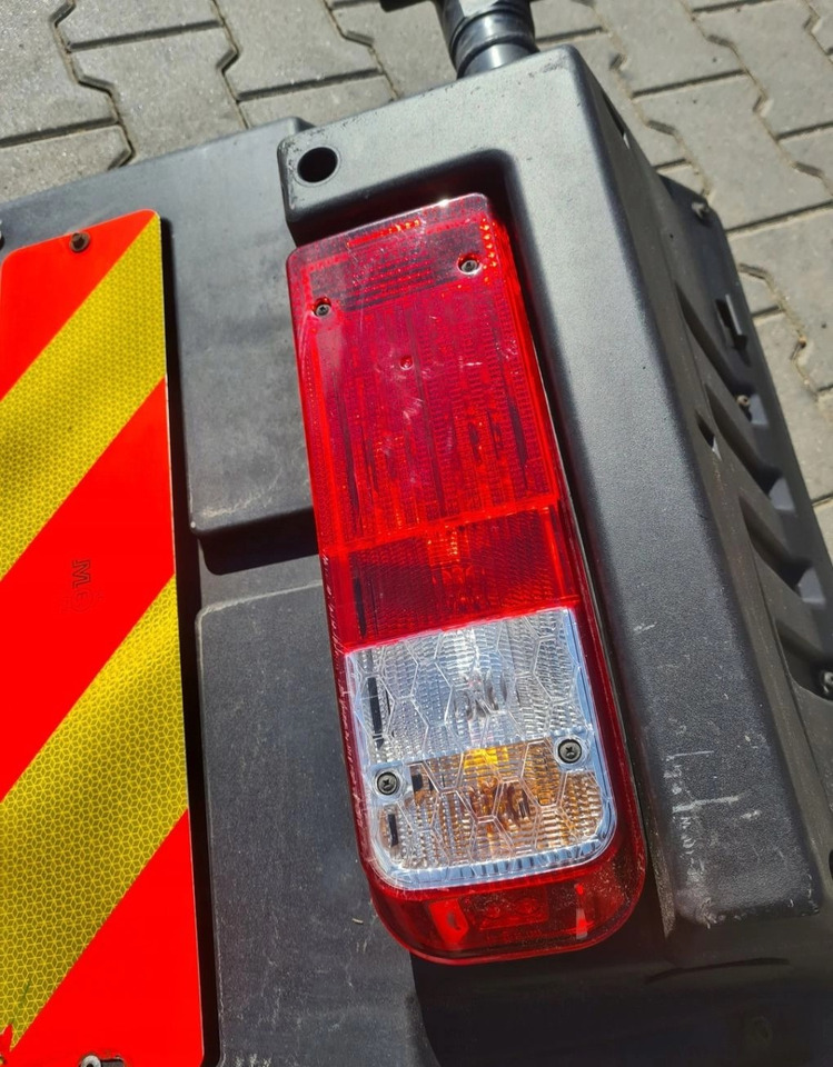 BŁOTNIK KOMPLETNY PRAWY TYŁ LAMPA CHLAPACZ MOCOWANIE FORD F-MAX CARGO - درابزين: صور 5 BŁOTNIK KOMPLETNY PRAWY TYŁ LAMPA CHLAPACZ MOCOWANIE FORD F-MAX CARGO - درابزين: صور 5