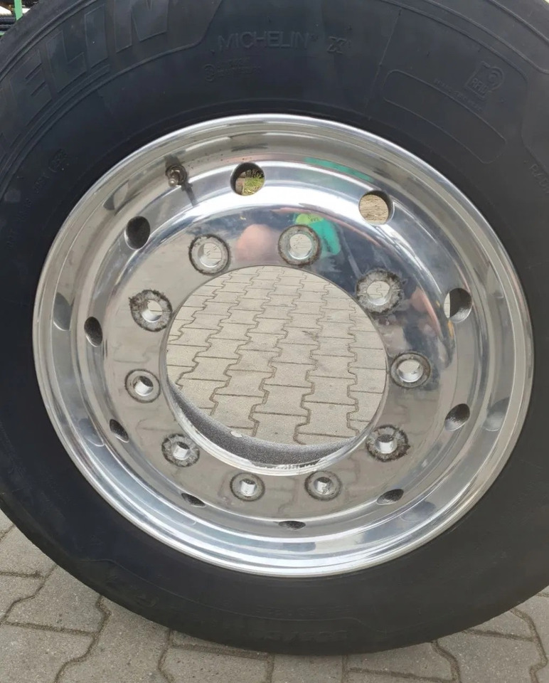 FELGA ALUMINIOWA ALCOA PRZÓD SZEROKA POLEROWANA 22,5 X 11,75 ET 120 TIR 22606576 - الجنوط: صور 1 FELGA ALUMINIOWA ALCOA PRZÓD SZEROKA POLEROWANA 22,5 X 11,75 ET 120 TIR 22606576 - الجنوط: صور 1