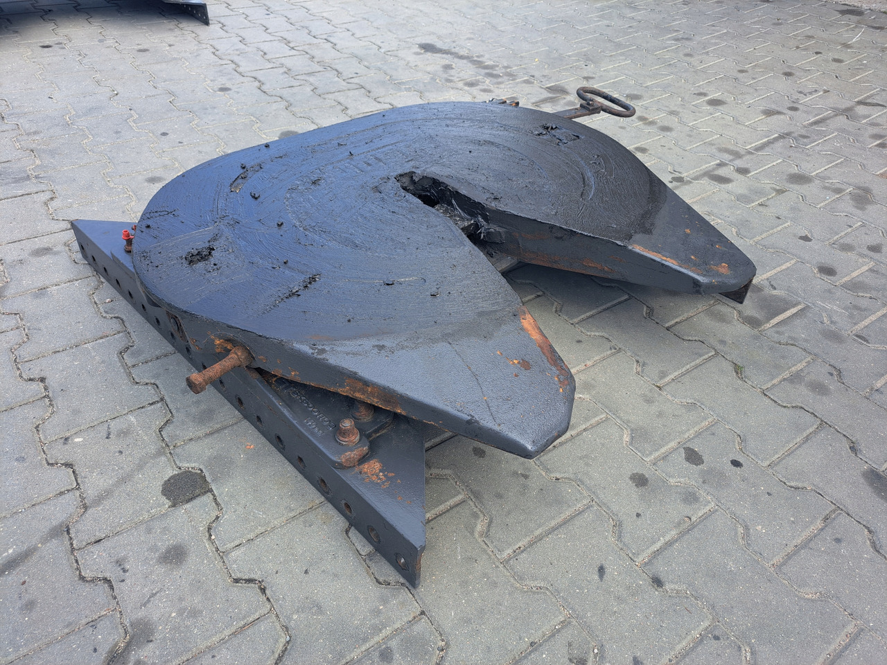 JOST SIODŁO JOST 140 MM WSPORNIK VOLVO FH FM - عجلة الخامسة - شاحنة: صور 2 JOST SIODŁO JOST 140 MM WSPORNIK VOLVO FH FM - عجلة الخامسة - شاحنة: صور 2