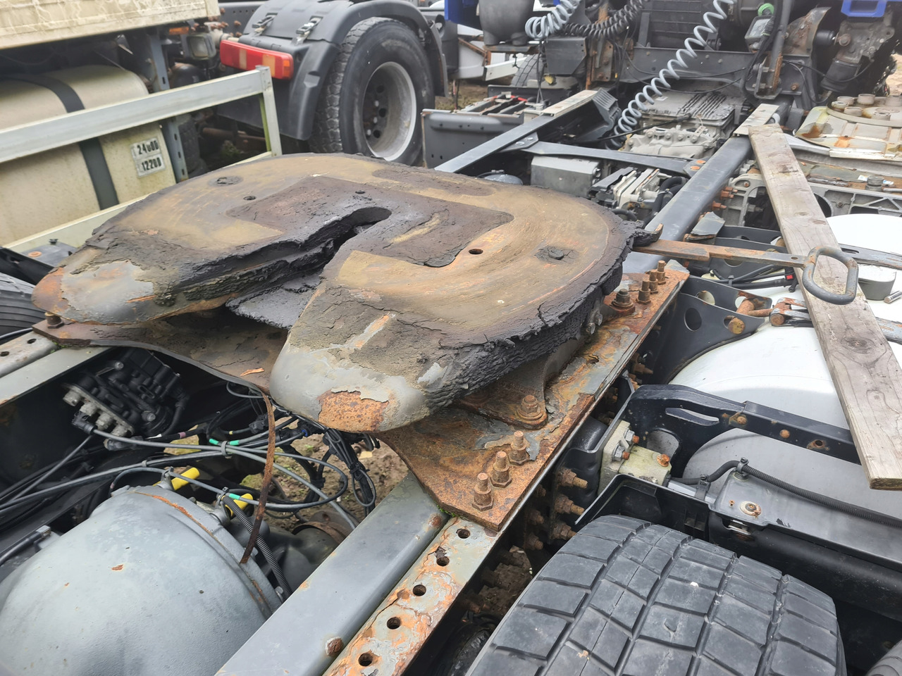 JOST - عجلة الخامسة - شاحنة: صور 2 JOST - عجلة الخامسة - شاحنة: صور 2