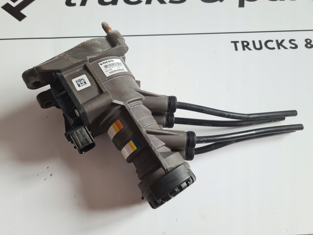 KNORR-BREMSE ZAWÓR GŁÓWNY POD PEDAŁ HAMULCA VOLVO FH 4 FM 4 FMX - أجزاء الفرامل - شاحنة: صور 2 KNORR-BREMSE ZAWÓR GŁÓWNY POD PEDAŁ HAMULCA VOLVO FH 4 FM 4 FMX - أجزاء الفرامل - شاحنة: صور 2