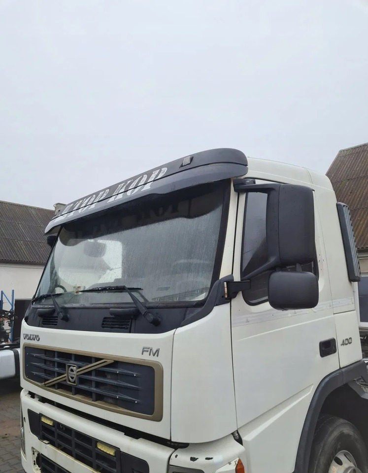 KOMPLETNA NISKA KRÓTKA DZIENNA VOLVO FM 13  - الكبائن: صور 1 KOMPLETNA NISKA KRÓTKA DZIENNA VOLVO FM 13  - الكبائن: صور 1