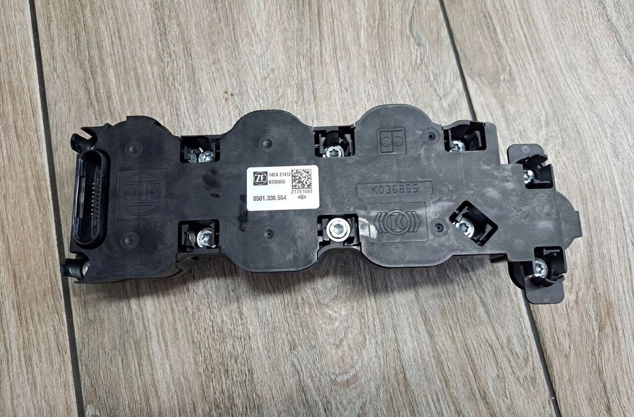 MODUŁ BLOK ELEKTRONIKA WYBIERAKA SKRZYNI BIEGÓW ZF TRAXON 0501.330.554 ZF TRAXON - نقل الحركة - شاحنة: صور 3 MODUŁ BLOK ELEKTRONIKA WYBIERAKA SKRZYNI BIEGÓW ZF TRAXON 0501.330.554 ZF TRAXON - نقل الحركة - شاحنة: صور 3