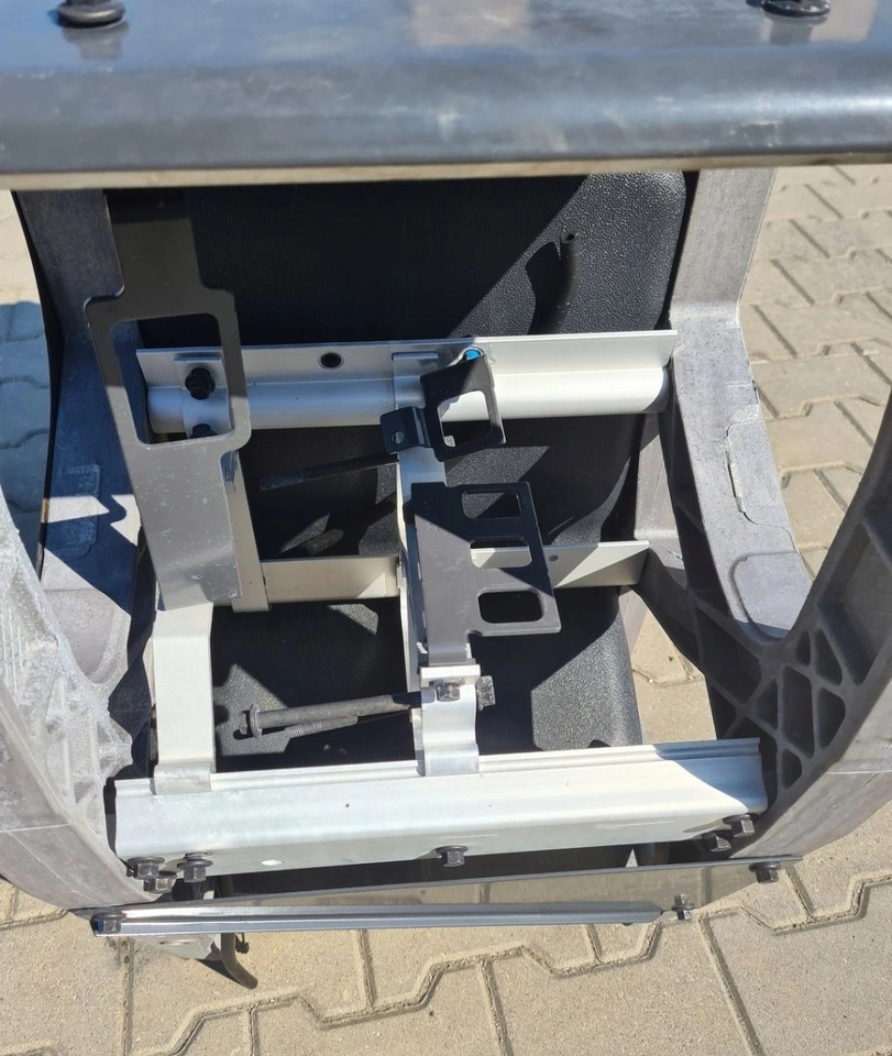 RENAULT 21226079, 21645367 - خزان AdBlue: صور 4 RENAULT 21226079, 21645367 - خزان AdBlue: صور 4