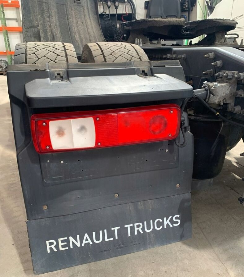 Renault BŁOTNIK LEWY TYŁ KOMPLETNY RENAULT GAMA T C RANGE - درابزين - شاحنة: صور 2 Renault BŁOTNIK LEWY TYŁ KOMPLETNY RENAULT GAMA T C RANGE - درابزين - شاحنة: صور 2