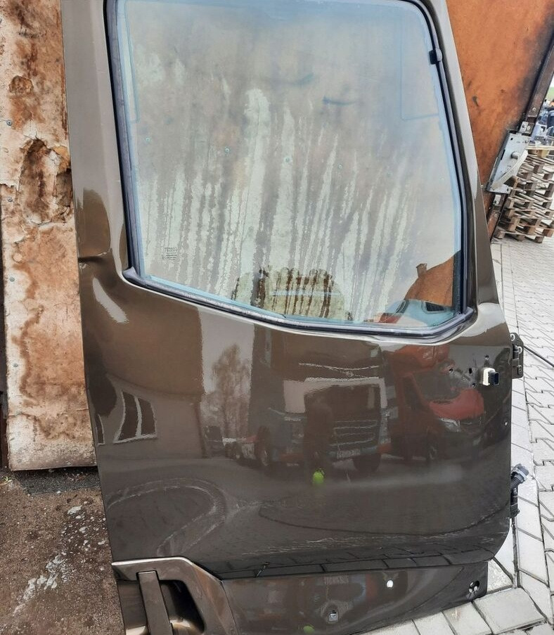 Renault GAMA T K C RANGE - باب و قطع الغيار - شاحنة: صور 1 Renault GAMA T K C RANGE - باب و قطع الغيار - شاحنة: صور 1