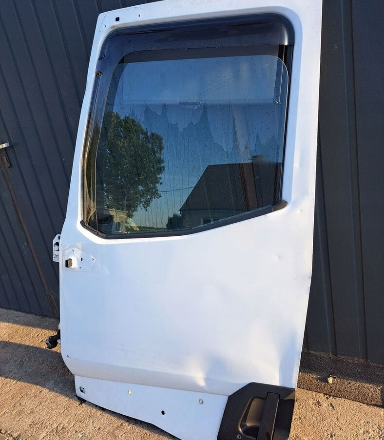 Renault GAMA T K C RANGE - باب و قطع الغيار - شاحنة: صور 1 Renault GAMA T K C RANGE - باب و قطع الغيار - شاحنة: صور 1