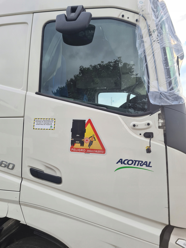 VOLVO DRZWI KOMPLETNE PRAWE VOLVO FH 5 ORYGINAŁ 1103 - باب و قطع الغيار: صور 1 VOLVO DRZWI KOMPLETNE PRAWE VOLVO FH 5 ORYGINAŁ 1103 - باب و قطع الغيار: صور 1