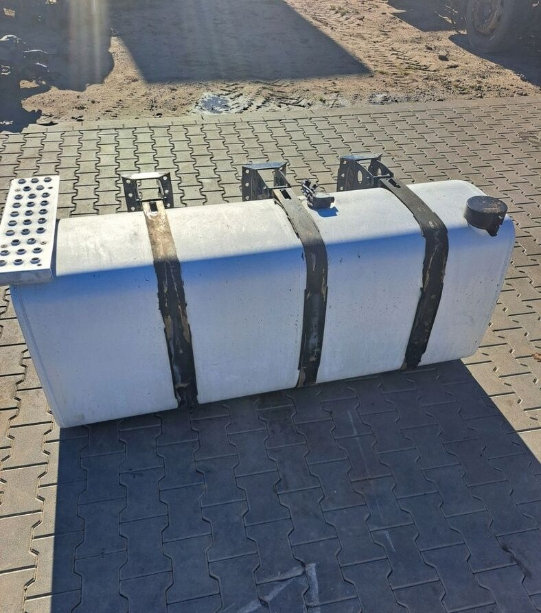 VOLVO ZBIORNIK PALIWA RENAULT DXI VOLVO FH FM 175X70X70 - خزان وقود - شاحنة: صور 1 VOLVO ZBIORNIK PALIWA RENAULT DXI VOLVO FH FM 175X70X70 - خزان وقود - شاحنة: صور 1