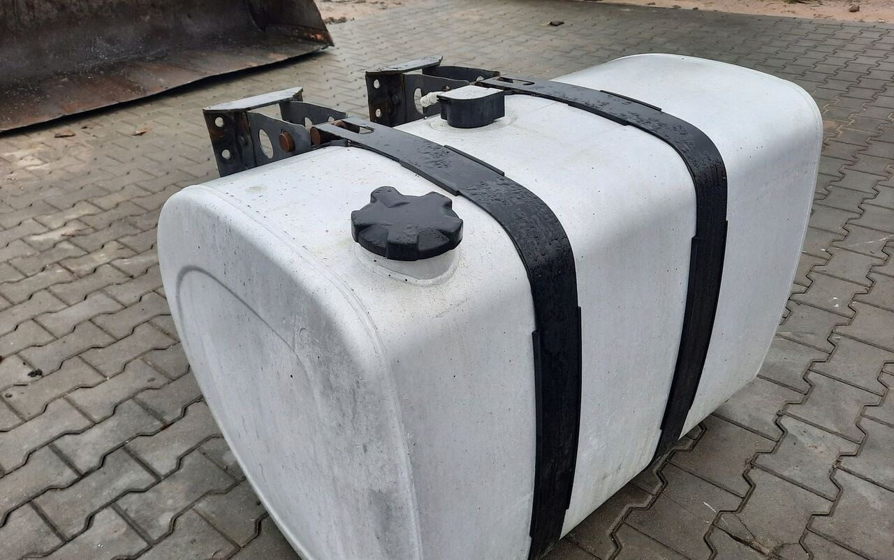 VOLVO ZBIORNIK PALIWA RENAULT GAMA RANGE T VOLVO FH FM 4 5 100/70/70 - خزان وقود - شاحنة: صور 3 VOLVO ZBIORNIK PALIWA RENAULT GAMA RANGE T VOLVO FH FM 4 5 100/70/70 - خزان وقود - شاحنة: صور 3