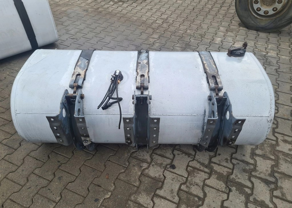 VOLVO ZBIORNIK PALIWA RENAULT GAMA T K C VOLVO FH FM FL FE FMX LOW DECK 160x69x56 - خزان وقود: صور 5 VOLVO ZBIORNIK PALIWA RENAULT GAMA T K C VOLVO FH FM FL FE FMX LOW DECK 160x69x56 - خزان وقود: صور 5