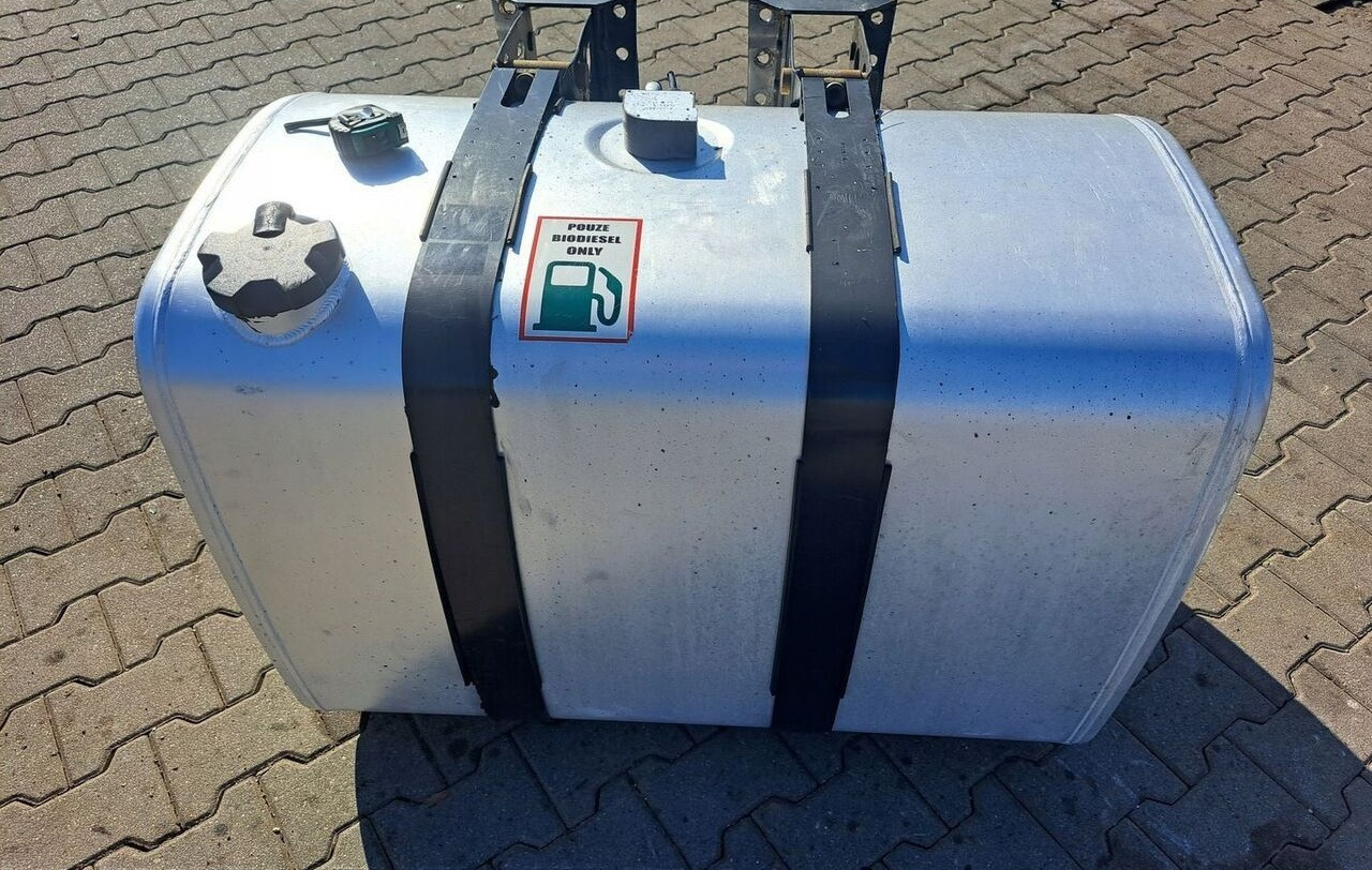 VOLVO ZBIORNIK PALIWA VOLVO FH 4 RENAULT GAMA 100/70/70 - خزان وقود - شاحنة: صور 1 VOLVO ZBIORNIK PALIWA VOLVO FH 4 RENAULT GAMA 100/70/70 - خزان وقود - شاحنة: صور 1