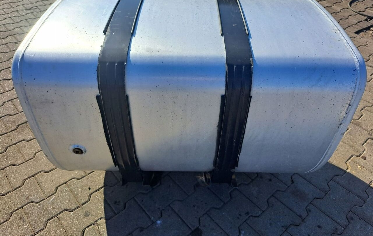 VOLVO ZBIORNIK PALIWA VOLVO FH 4 RENAULT GAMA 100/70/70 - خزان وقود - شاحنة: صور 3 VOLVO ZBIORNIK PALIWA VOLVO FH 4 RENAULT GAMA 100/70/70 - خزان وقود - شاحنة: صور 3