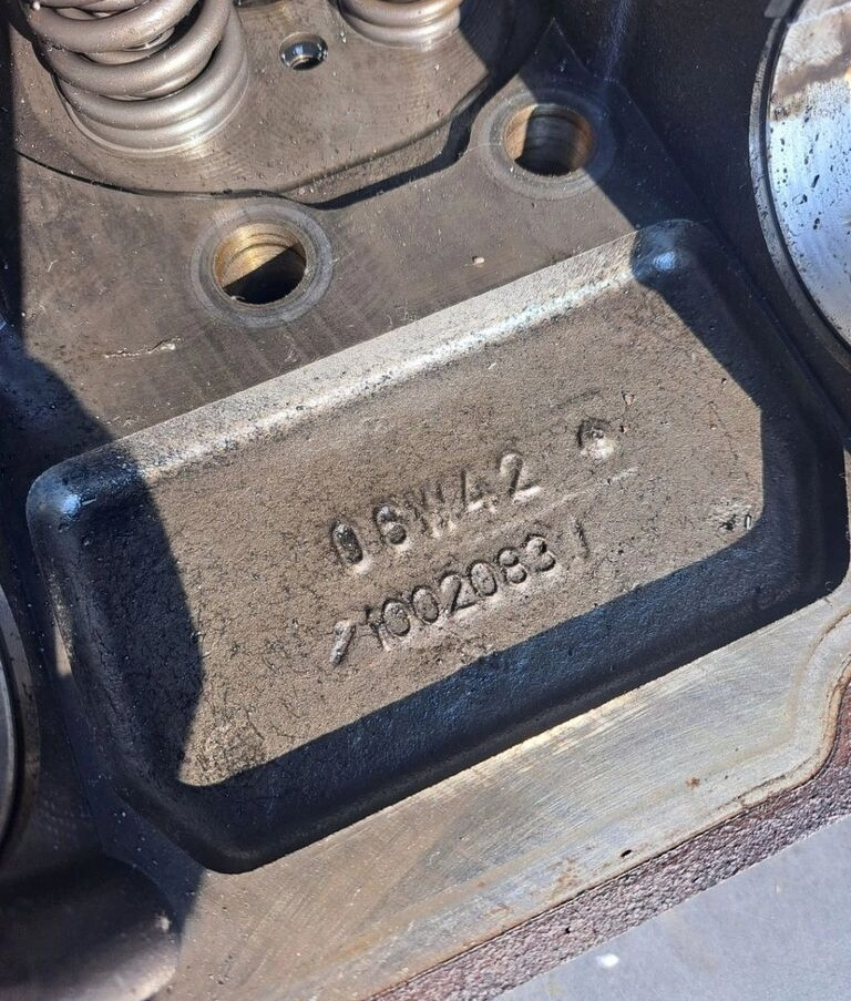 Volvo GŁOWICA SILNIKA FH 16 D16E Volvo - اسطوانة رئيس - شاحنة: صور 5 Volvo GŁOWICA SILNIKA FH 16 D16E Volvo - اسطوانة رئيس - شاحنة: صور 5