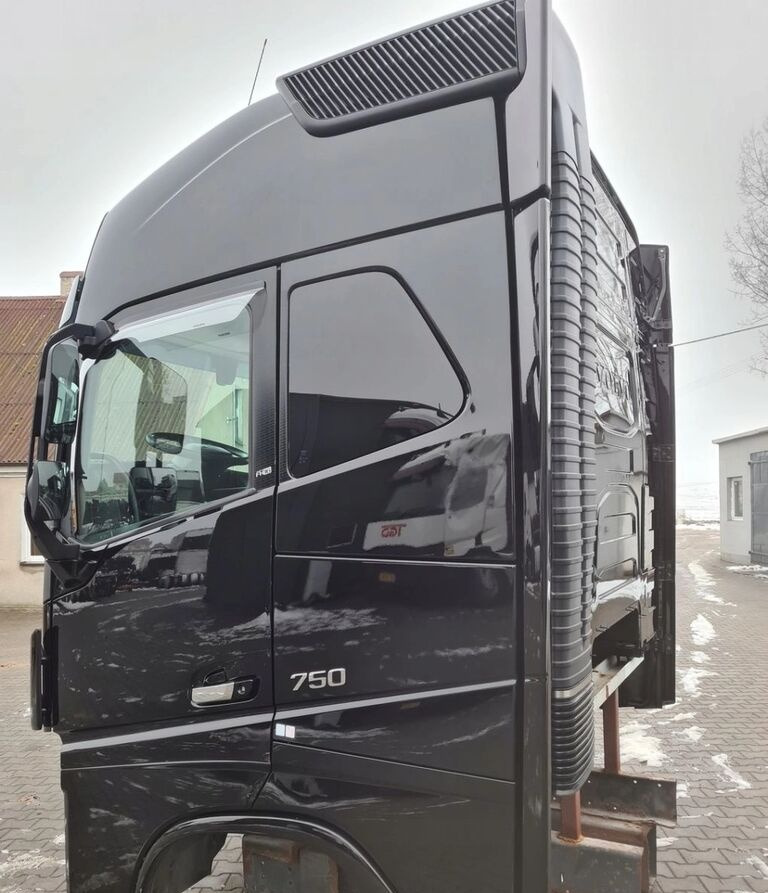 Volvo KOMPLETNA FH 16 750 EURO 6 GLOBETROTTER 2018 ROK   Volvo VOLVO FH 16 750 EURO 6 GLOBETROTTER 2018 ROK - الكبائن - شاحنة: صور 3 Volvo KOMPLETNA FH 16 750 EURO 6 GLOBETROTTER 2018 ROK   Volvo VOLVO FH 16 750 EURO 6 GLOBETROTTER 2018 ROK - الكبائن - شاحنة: صور 3
