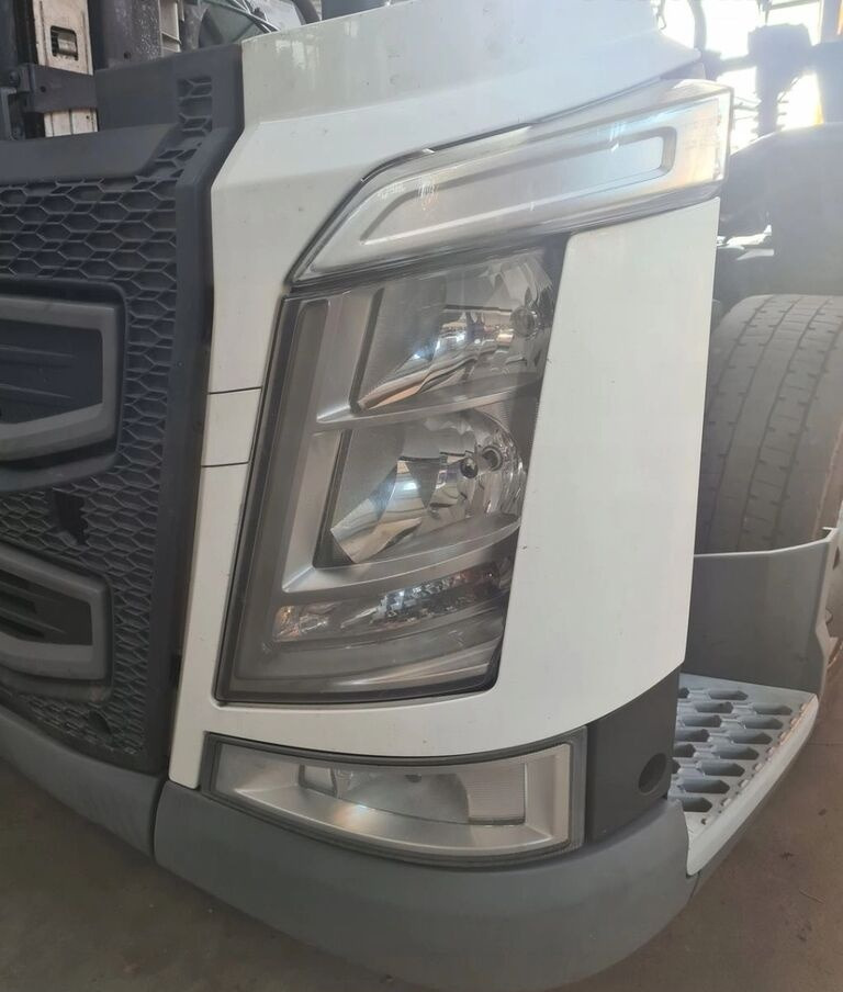 كأس مترعة - شاحنة Volvo KOMPLETNY PRZÓD LAMPA ATRAPA GRILL BELKA FH 4 EURO 6   Volvo VOLVO FH 4 EURO 6: صور 6