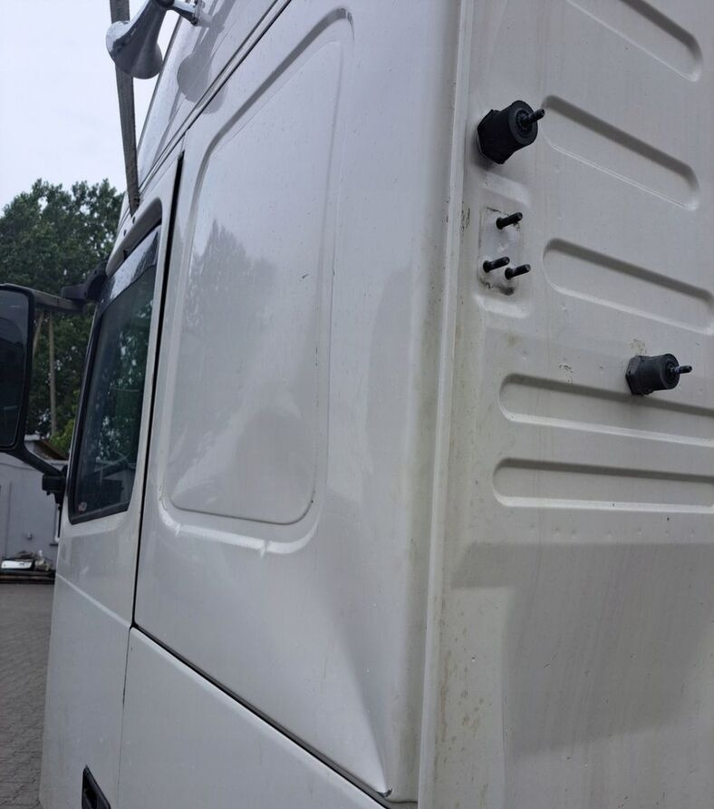 Volvo LIFT XL 12/13R   FH 13 - الكبائن - شاحنة: صور 2 Volvo LIFT XL 12/13R   FH 13 - الكبائن - شاحنة: صور 2