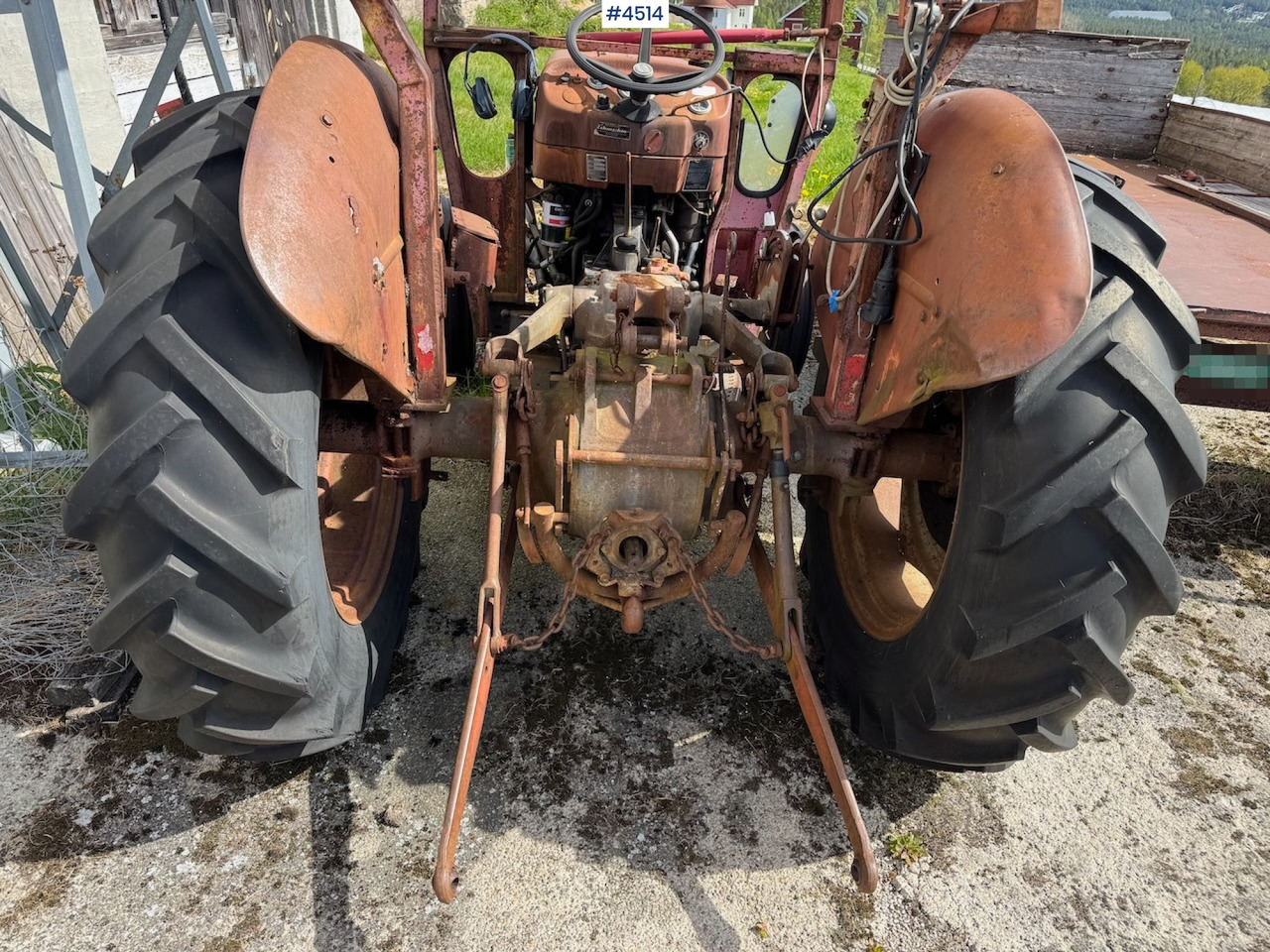 جرار 1968 Massey Ferguson 133: صور 7