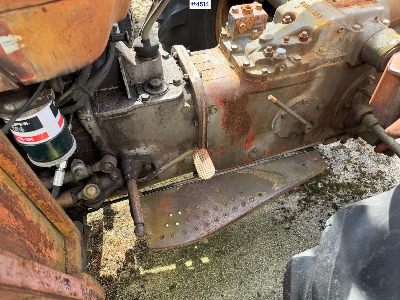 جرار 1968 Massey Ferguson 133: صور 19